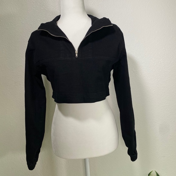 Cropped black jacket - Picture 1 of 4